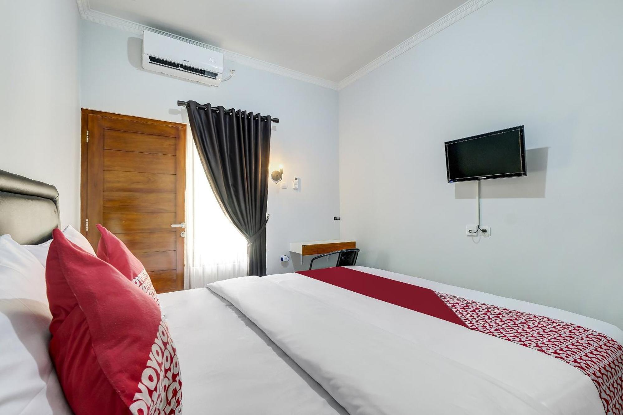 Super Oyo Capital O 90983 Harmony Easy Stay Maguwo Buitenkant foto