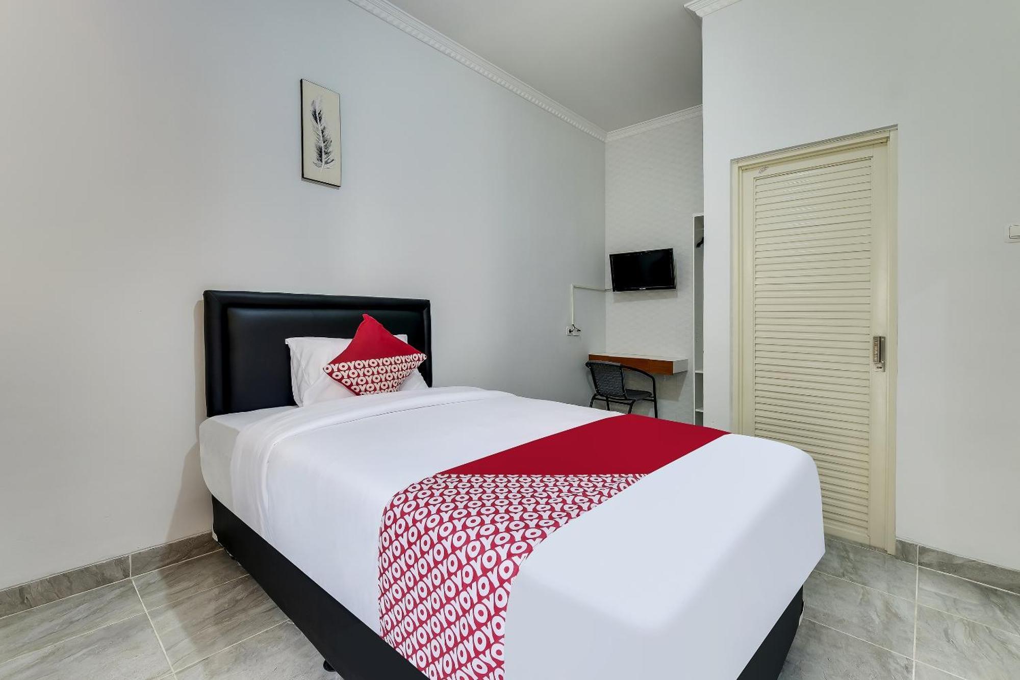 Super Oyo Capital O 90983 Harmony Easy Stay Maguwo Buitenkant foto