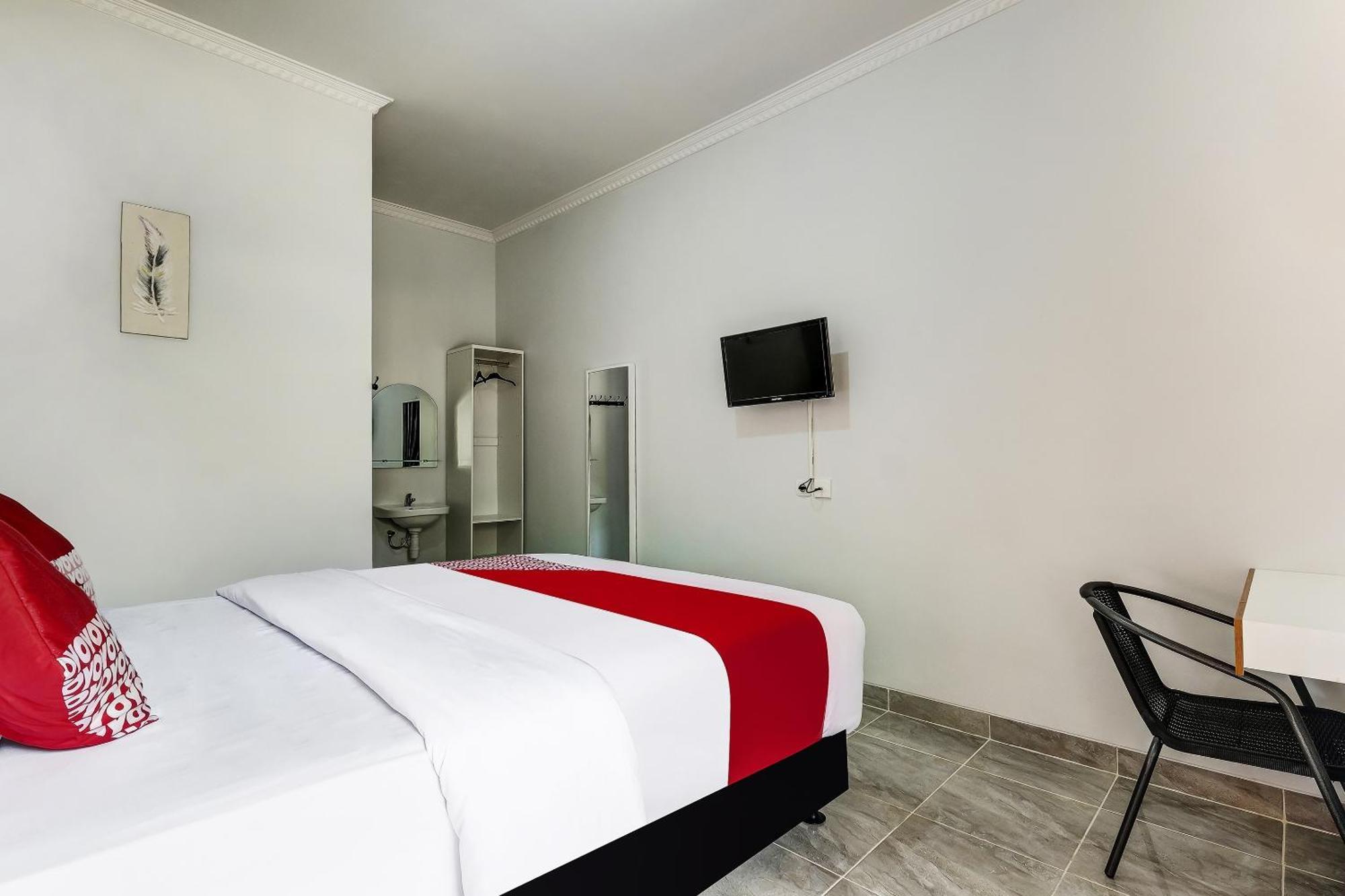 Super Oyo Capital O 90983 Harmony Easy Stay Maguwo Buitenkant foto