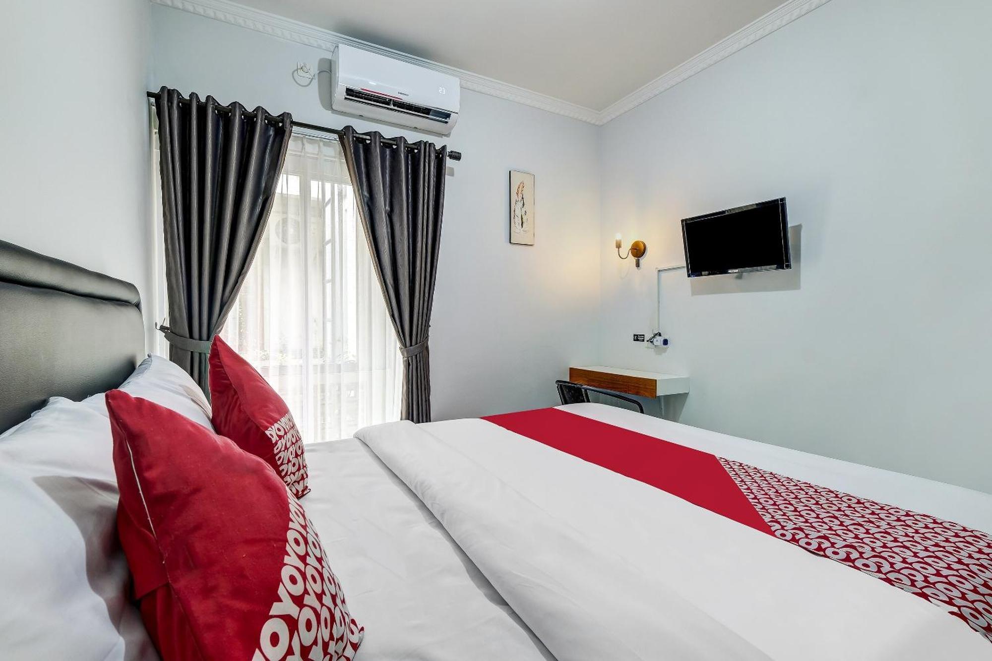 Super Oyo Capital O 90983 Harmony Easy Stay Maguwo Buitenkant foto