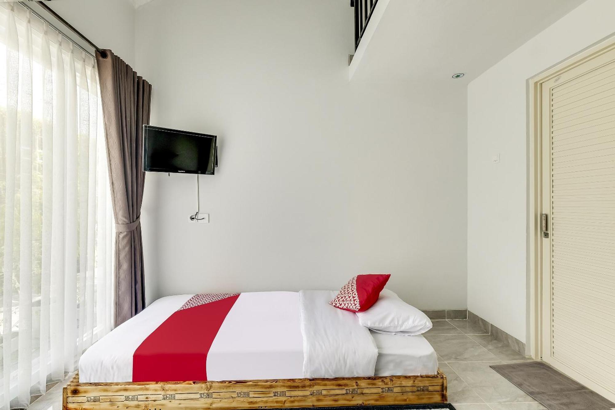 Super Oyo Capital O 90983 Harmony Easy Stay Maguwo Buitenkant foto