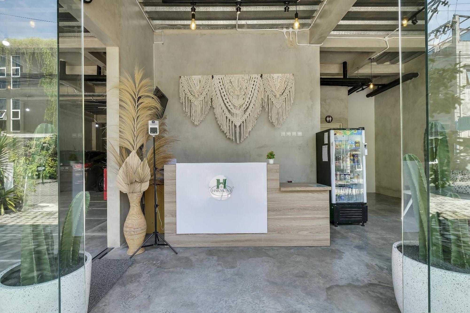 Super Oyo Capital O 90983 Harmony Easy Stay Maguwo Buitenkant foto